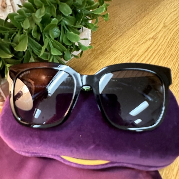 Gucci sunglasses never used - Picture 5 of 13
